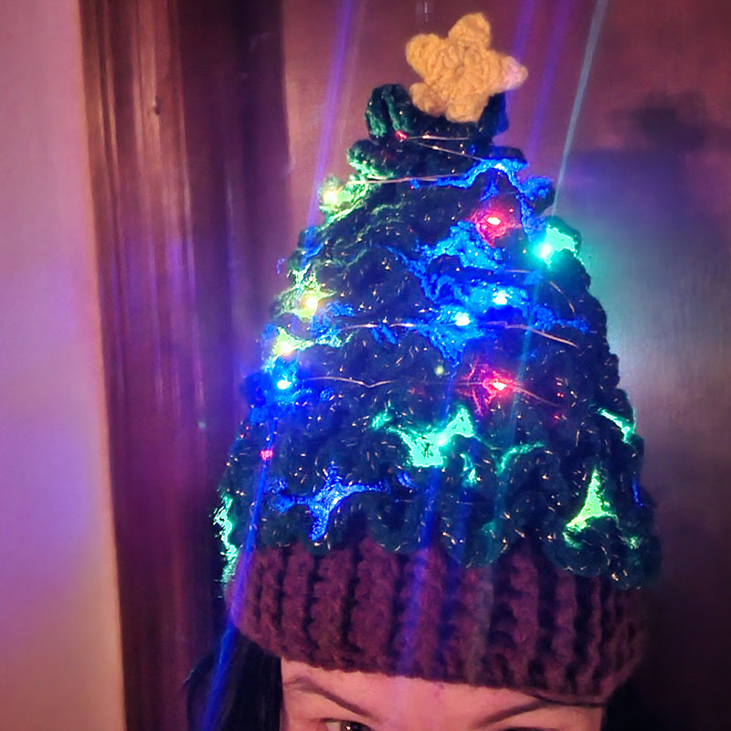 Christmas Tree Hat with Lights – Pattern by TinyCraftyCorner