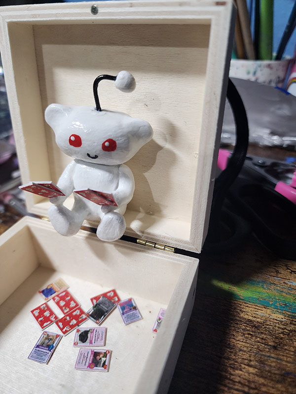 Reddit Figure and Trading Cards Created for Reddit’s Anniversary