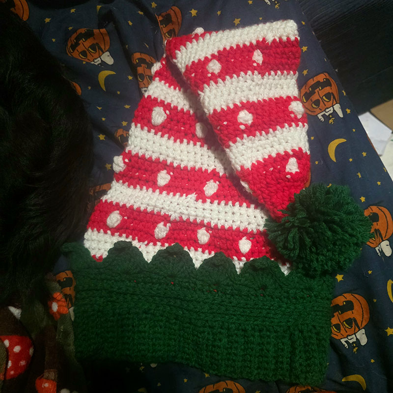 Santa Helper Hat – Pattern by Erangi Udeshika